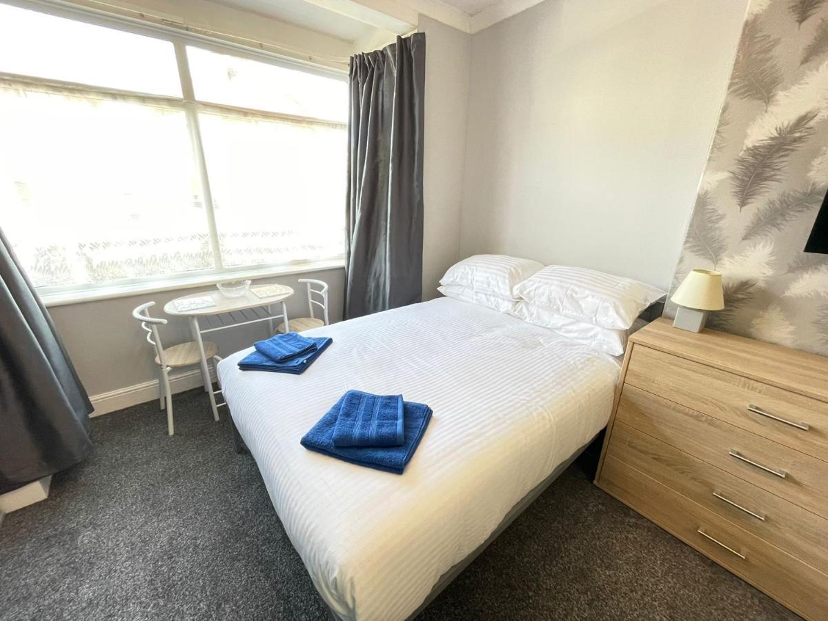 Large Ground Floor Studio Holiday Apartment Skegness - Flat 12 외부 사진